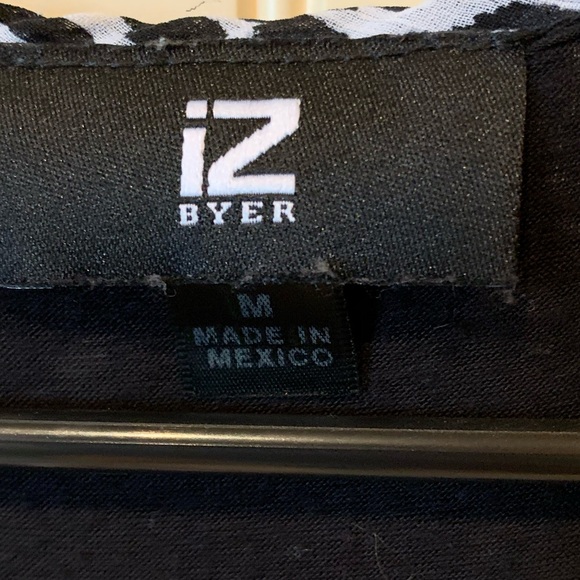 Women’s Sleeveless Blouse - Picture 5 of 5